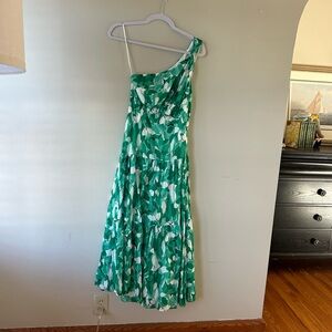 Chic One-Shoulder Green and White Dress
